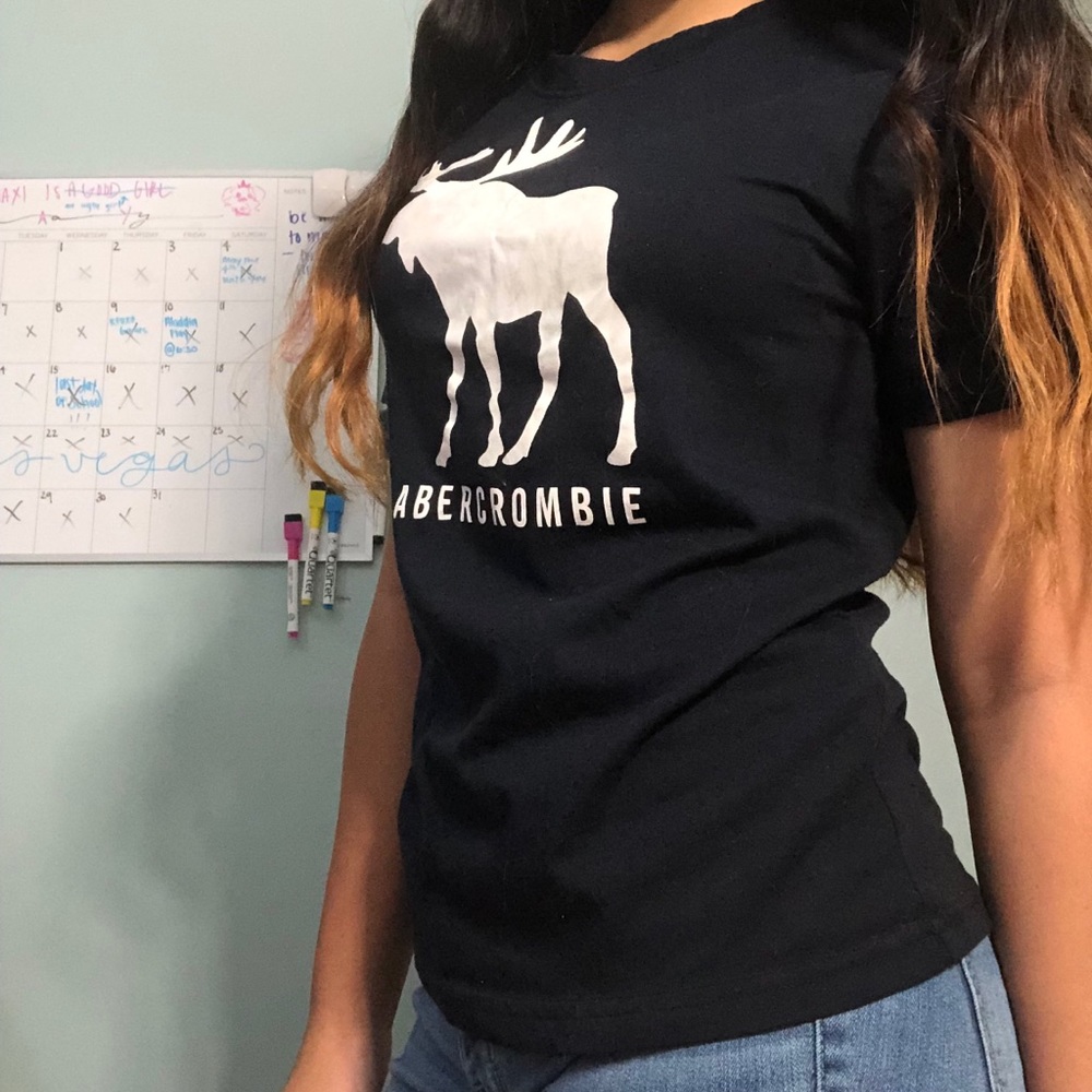 a&f color changing logo t-shirt